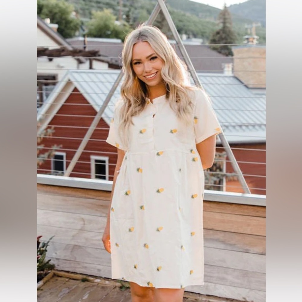 Love Olive Co, Cream dress with pineapples, size Small